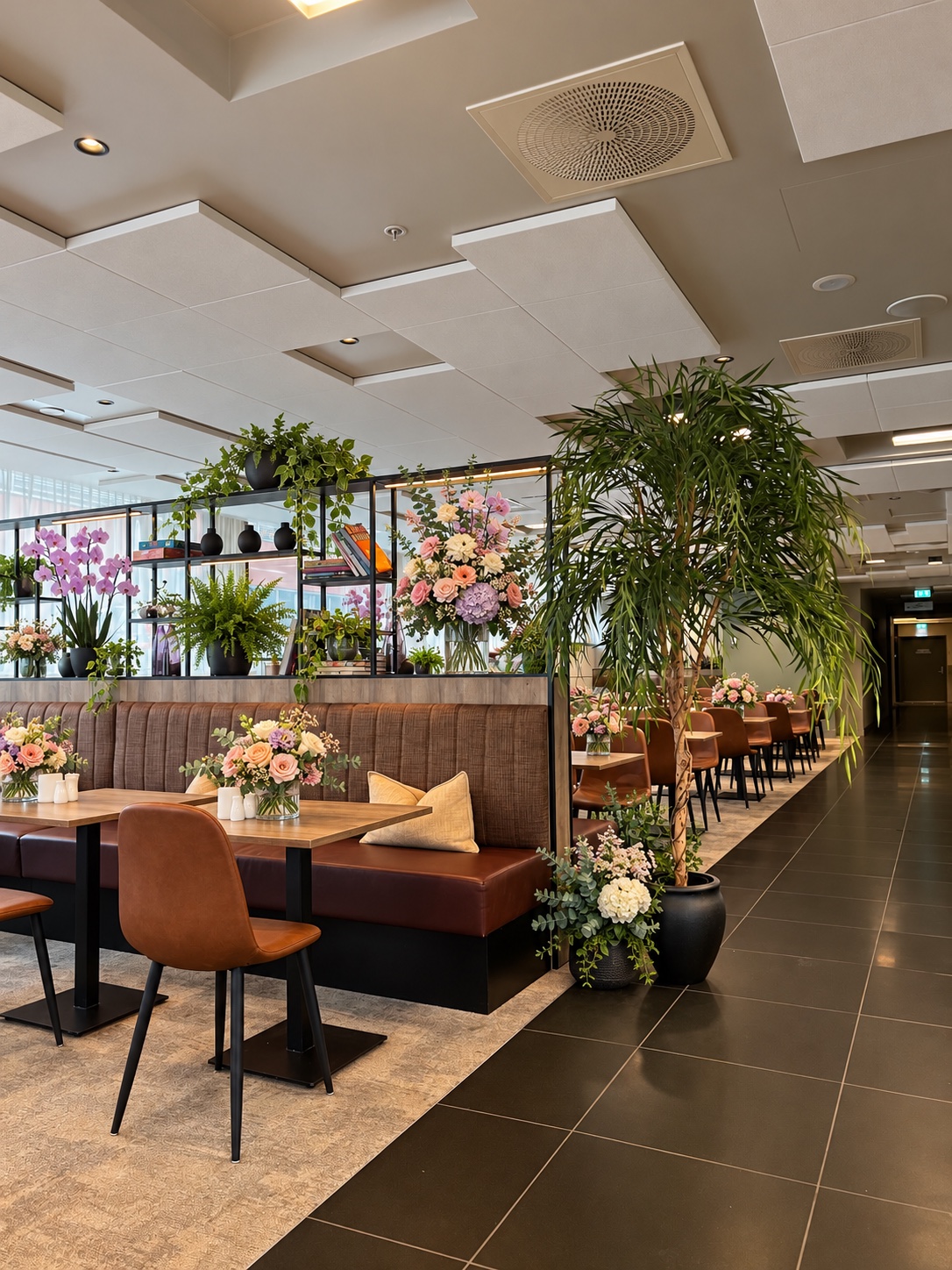 Bedriftslokaler – spiseområde med blomster